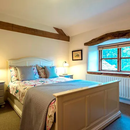 2 Bed In Penrith Oc-79466 Holiday home