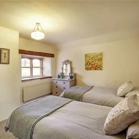 2 Bed In Penrith Oc-79466 *