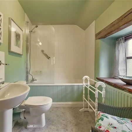 2 Bed In Penrith Oc-79466 Holiday home *