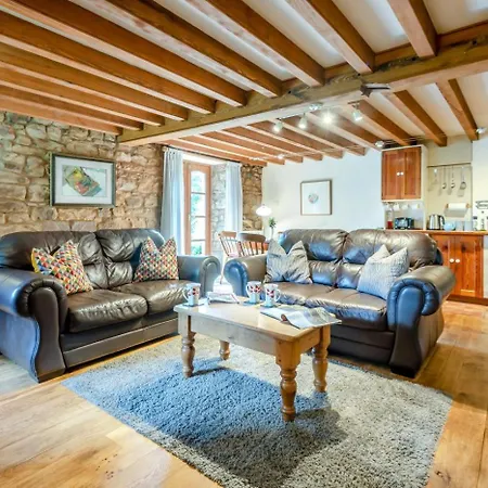 2 Bed In Penrith Oc-79466 *